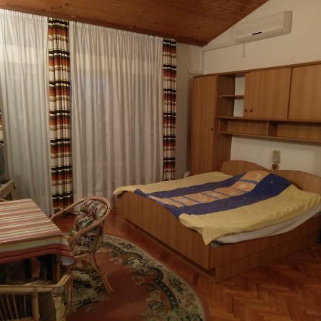Apartmani Marijana Selce Exterior photo