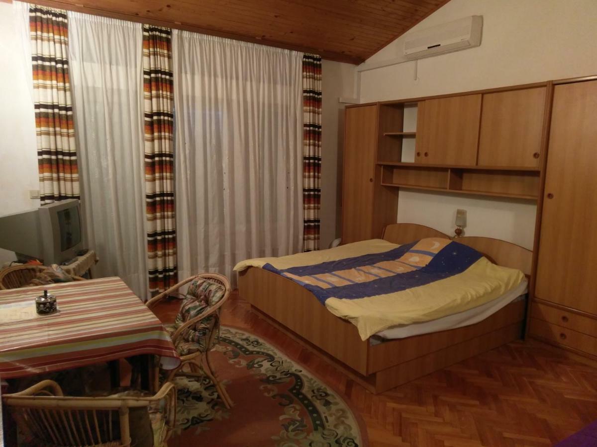 Apartmani Marijana Selce Exterior photo